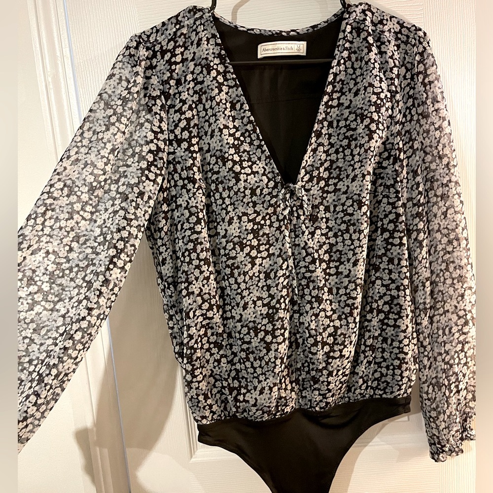 Abercrombie & Fitch floral bodysuit blouse M